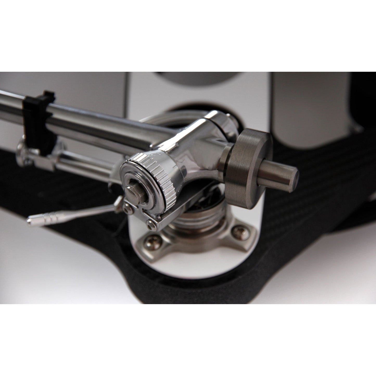 Rega Naia Reference Turntable